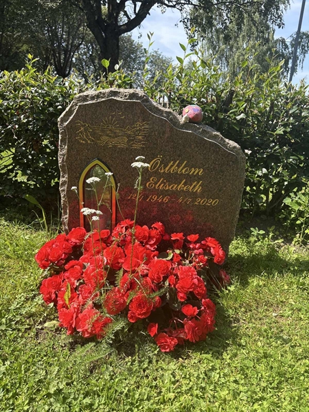 Grave number: H 9    55-56
