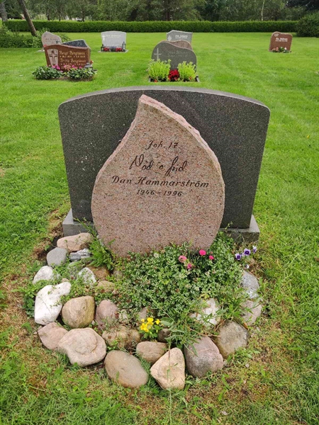 Grave number: VK K   409, 410