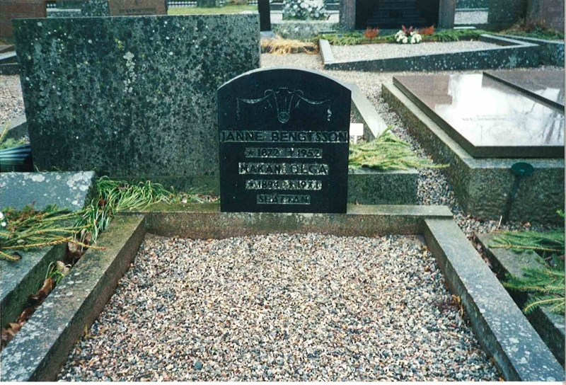 Grave number: VÄ 02   174
