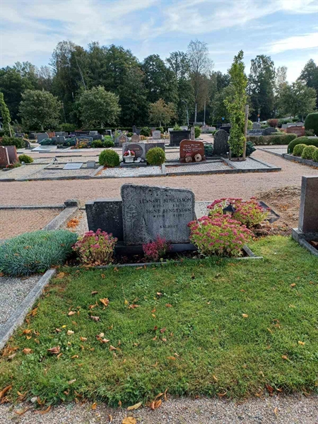 Grave number: OS D   198, 199