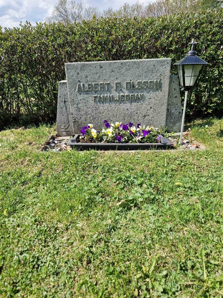 Grave number: 501 08 1203-1205