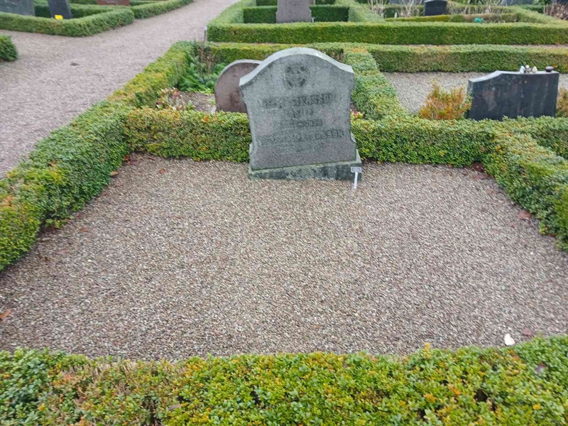 Gravnummer: Si J    29, 30