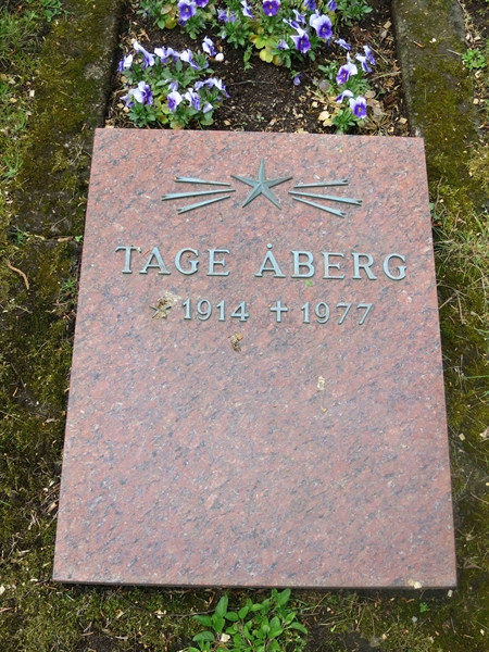 Grave number: HÖB N.UR     4