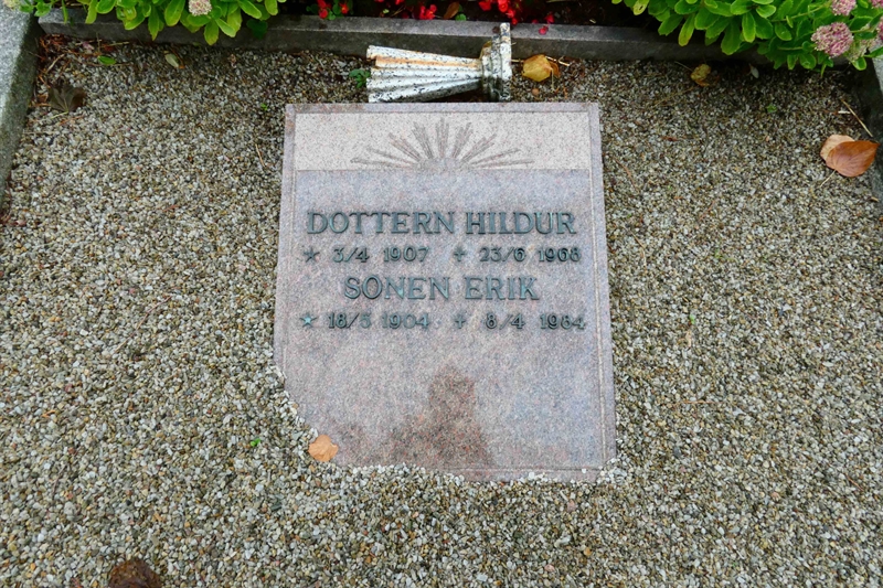 Grave number: TÖ 4   289