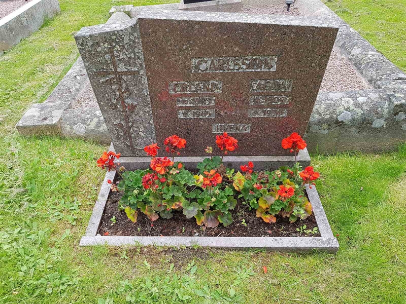 Grave number: 06 60761