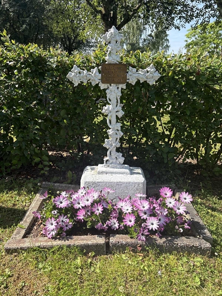 Grave number: H 9   183
