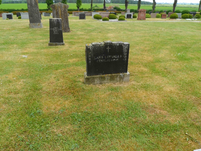 Grave number: ÖH E    56, 57, 58