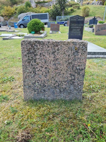 Grave number: F 02   253