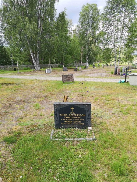 Grave number: SK L    32