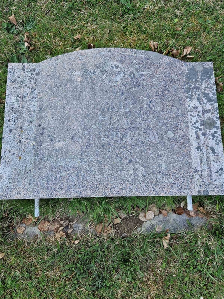 Grave number: 501 06 716-718