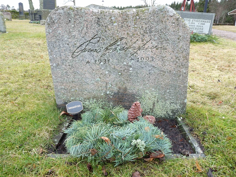 Grave number: SG 4   65
