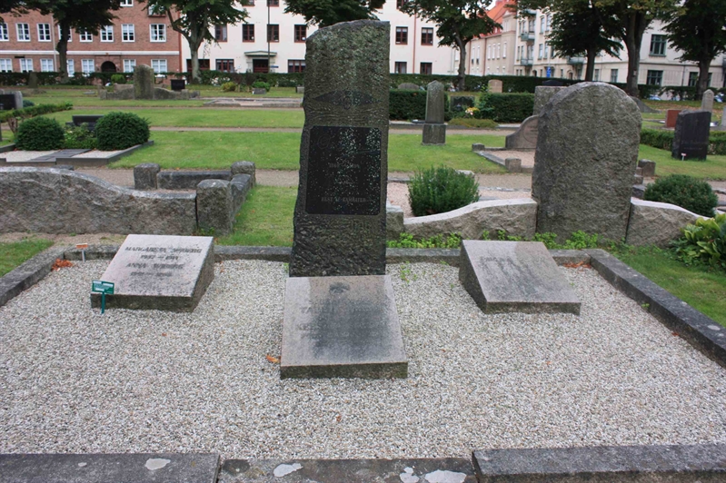 Grave number: Ö 13y    51, 52, 53