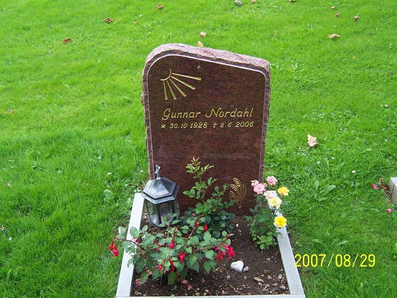 Grave number: 1 3 U4     9
