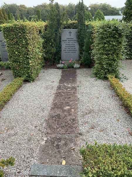 Grave number: NK A    36