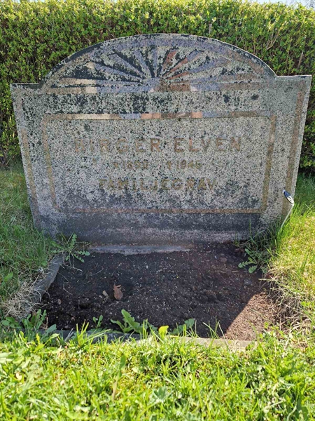 Grave number: 501 16 3015-3018