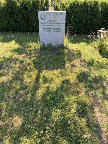 Grave number: R 05M 221