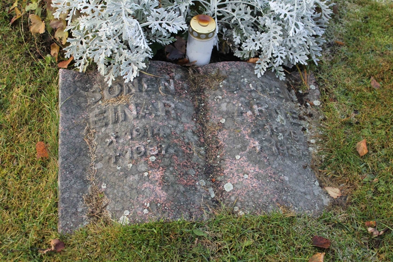 Grave number: 3 D   30