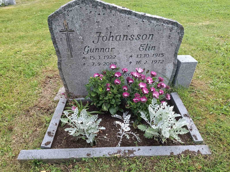 Grave number: 001 2   988