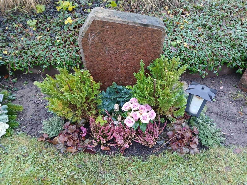 Grave number: FE K    98