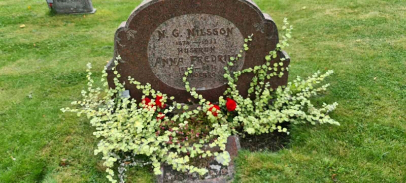 Grave number: M V  191, 192