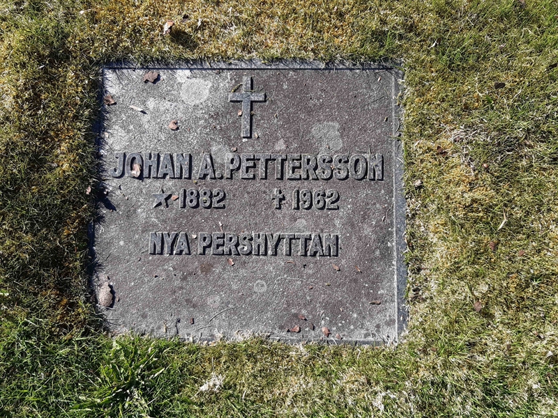 Grave number: KA 03     2