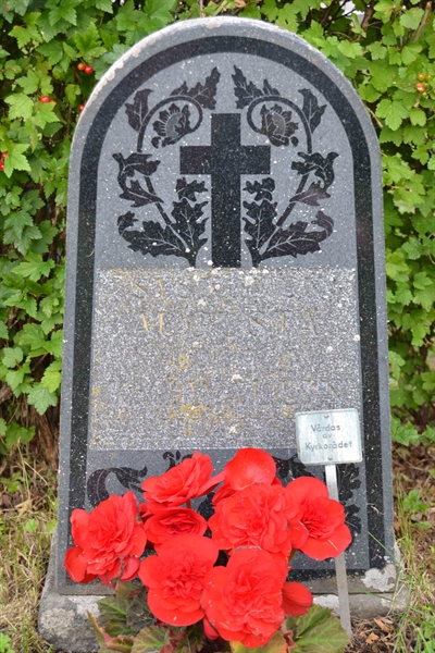 Grave number: 1 F   893