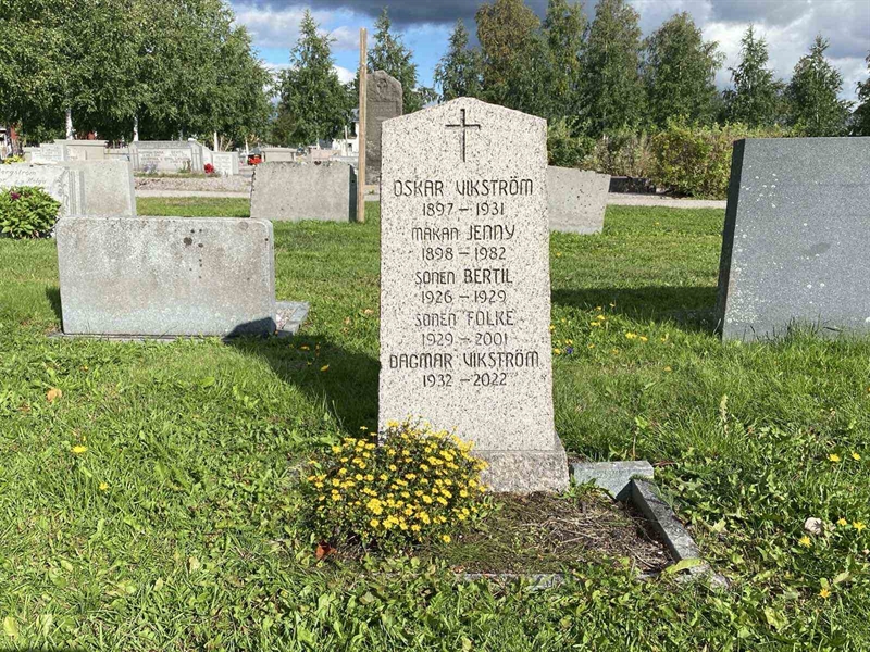 Grave number: 2 08 108
