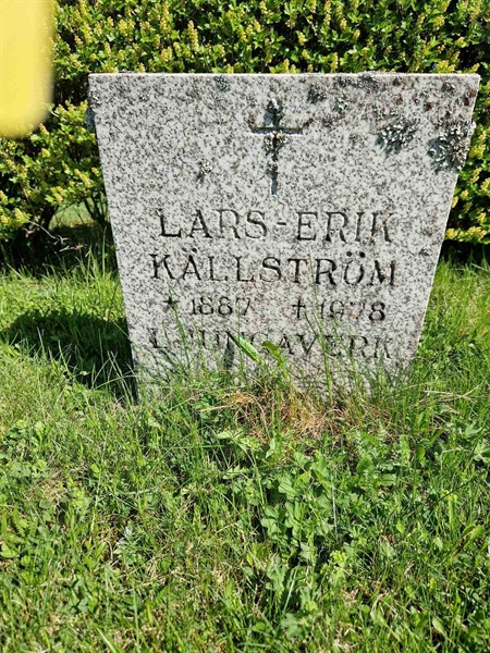 Grave number: 501 25 5118