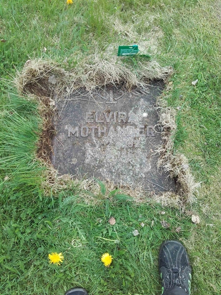 Grave number: KA 03    32