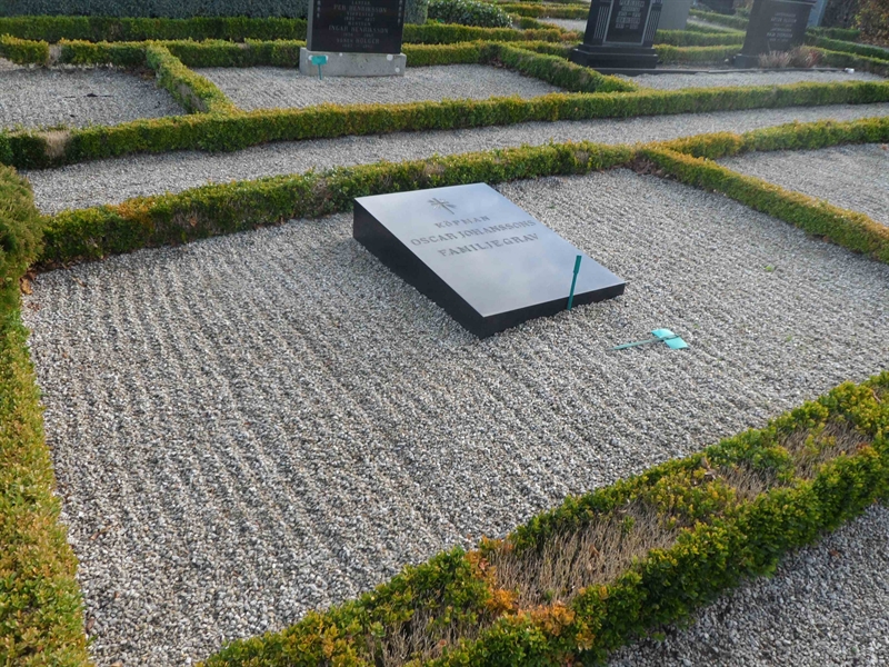 Grave number: ÖTN NMK2    48, 49, 50