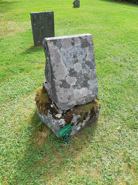 Gravnummer: 2 D   144