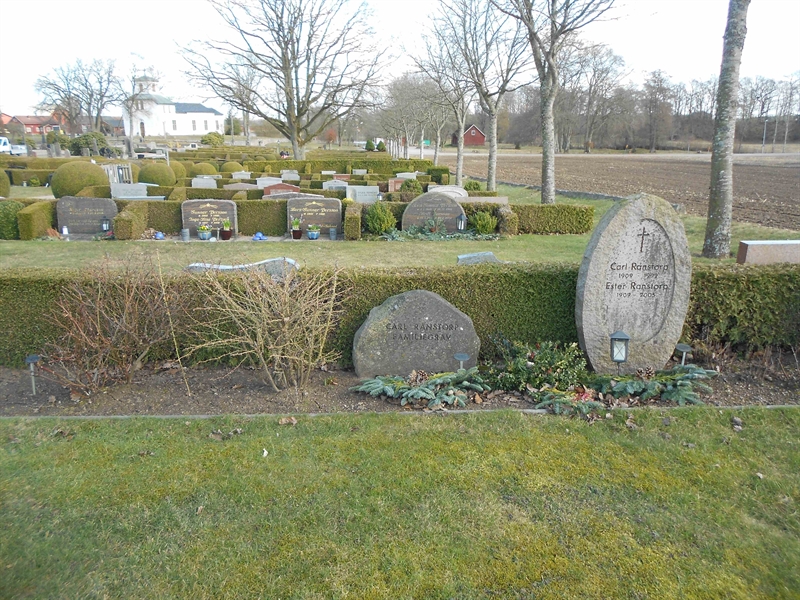 Grave number: V 40   244