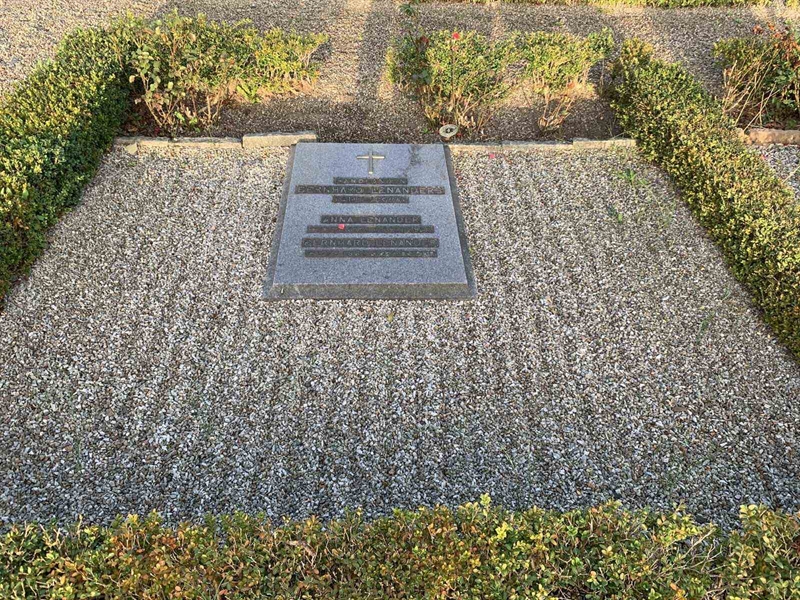 Grave number: NK D 40-41