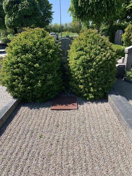 Grave number: NK III    17