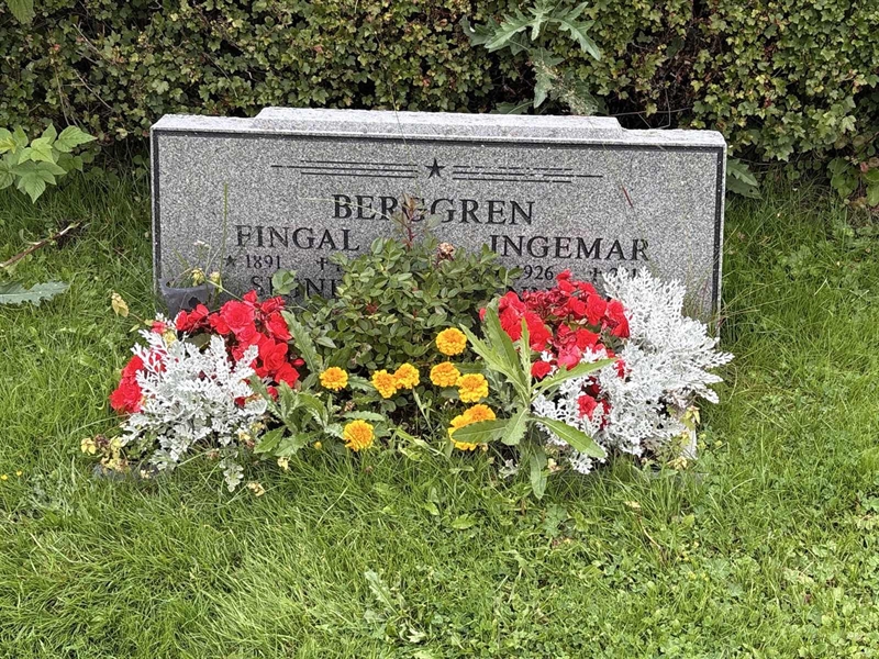 Grave number: IN 22   511