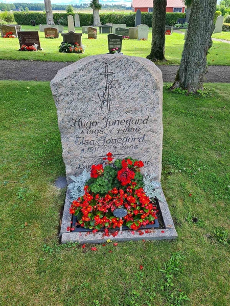 Gravnummer: Ut   210