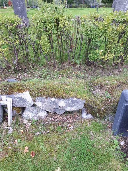 Grave number: NK F A    33