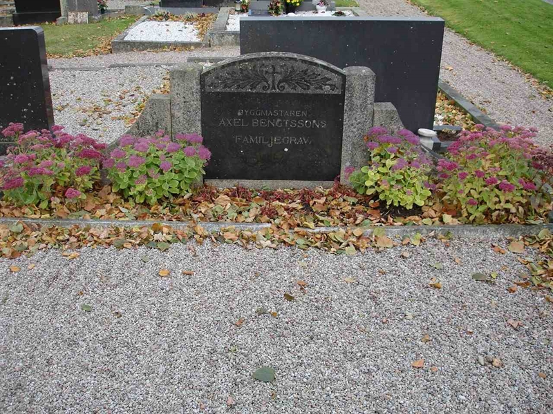 Grave number: FG A     9, 10