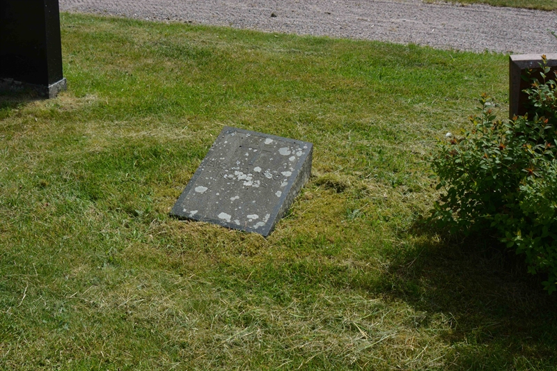 Grave number: G2 4     2