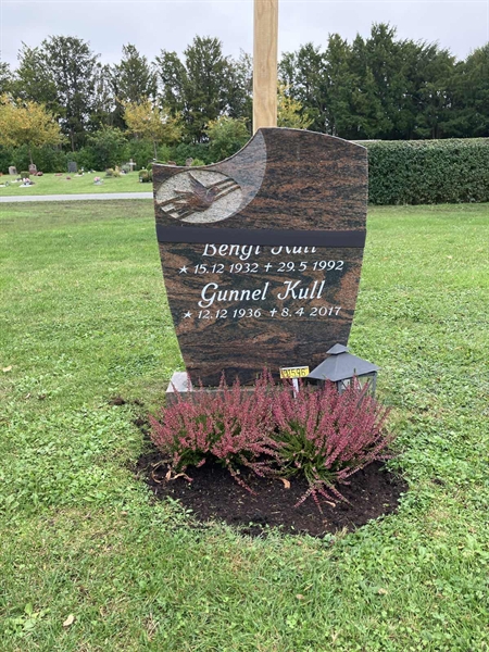 Grave number: R 01   824