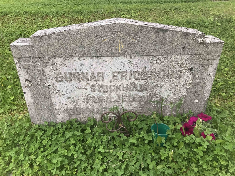 Grave number: UN A   175, 176, 177
