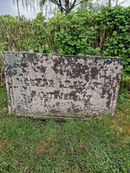 Grave number: 2 12 1308, 1309