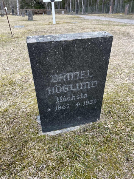 Grave number: R 3    97b-E