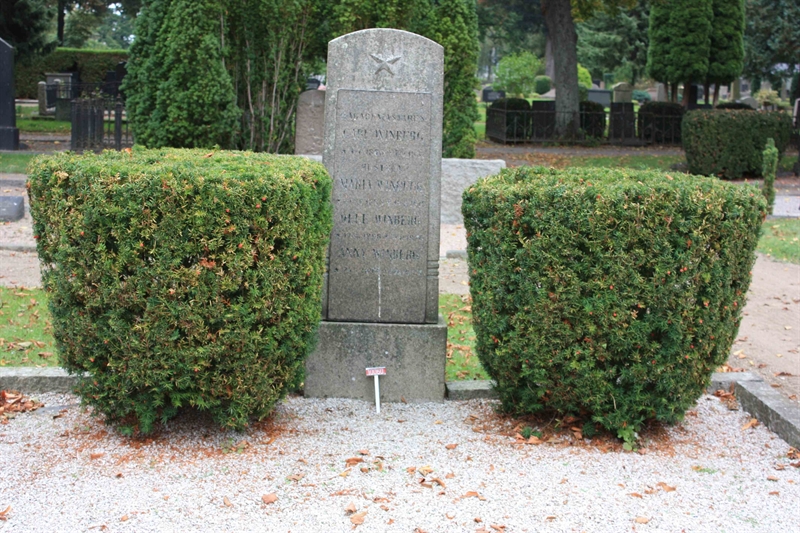 Grave number: Ö 10i   102, 103, 104