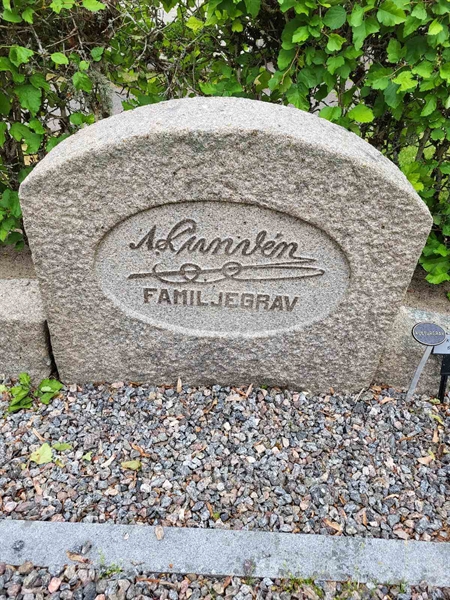 Grave number: Jä 01    69