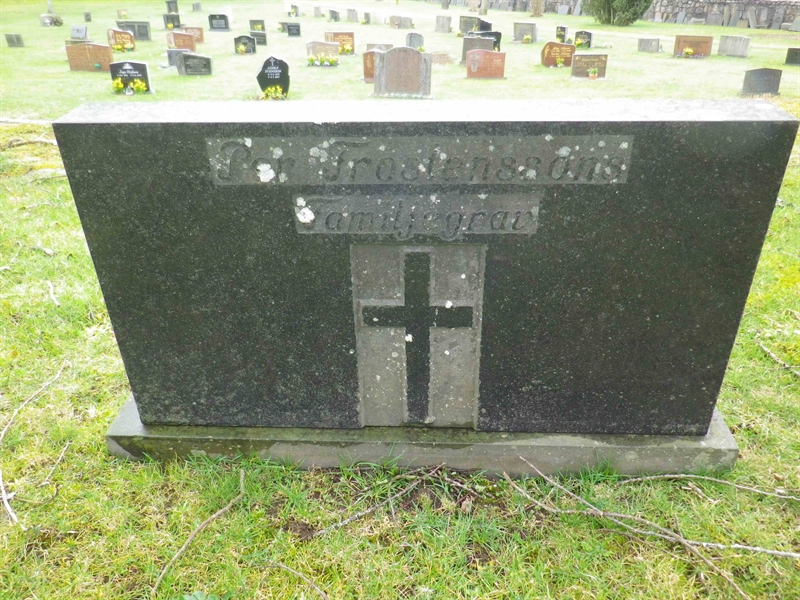 Grave number: LO E   162, 163