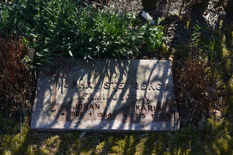 Grave number: B1 7   324