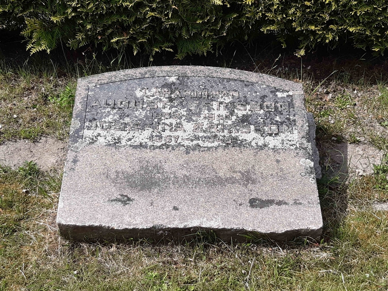 Grave number: JÄ 04   106