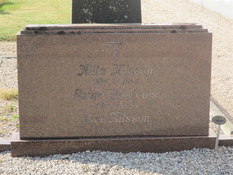 Grave number: HK F   147, 148