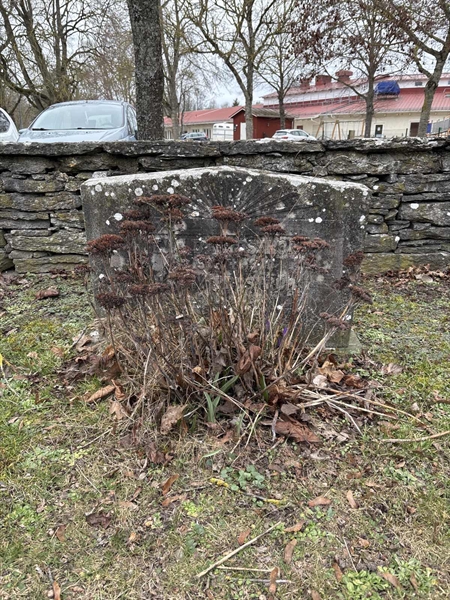 Grave number: G A 112, 113